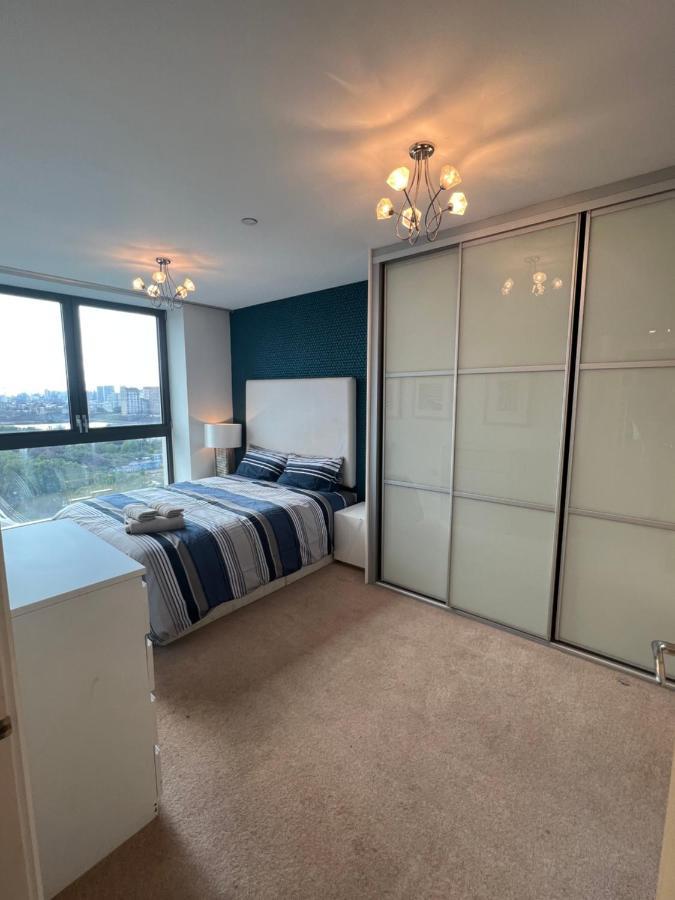 Apartamento Cityscape Serenity: 10Th Floor Oasis Near City Airport, Excel & 02 Londres Exterior foto
