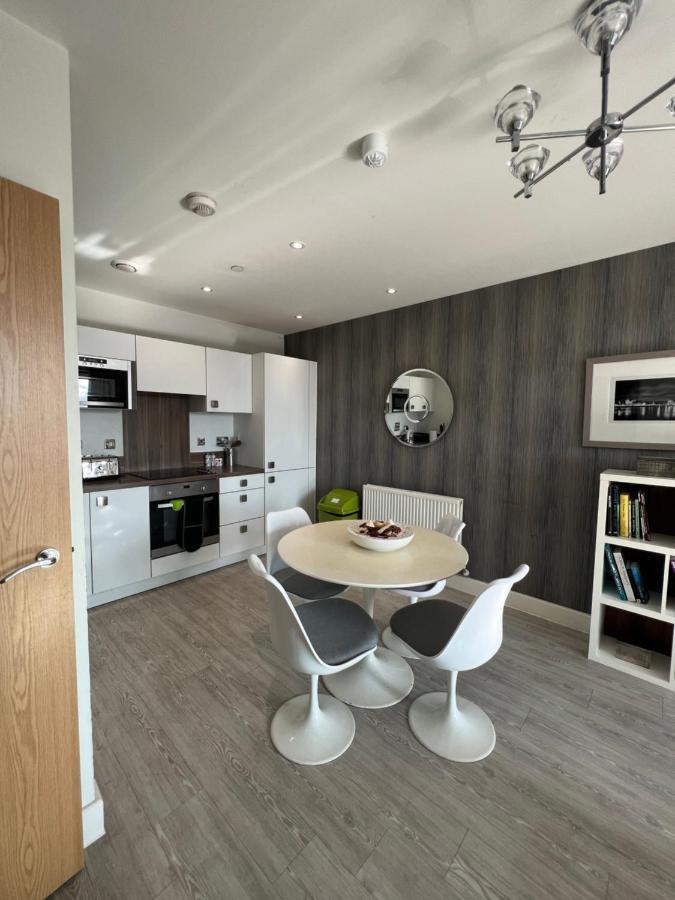 Apartamento Cityscape Serenity: 10Th Floor Oasis Near City Airport, Excel & 02 Londres Exterior foto