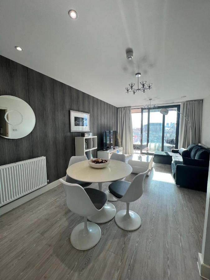 Apartamento Cityscape Serenity: 10Th Floor Oasis Near City Airport, Excel & 02 Londres Exterior foto