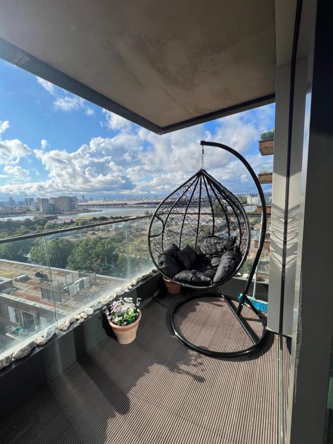 Apartamento Cityscape Serenity: 10Th Floor Oasis Near City Airport, Excel & 02 Londres Exterior foto