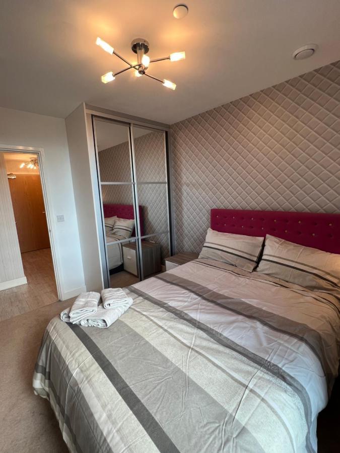Apartamento Cityscape Serenity: 10Th Floor Oasis Near City Airport, Excel & 02 Londres Exterior foto