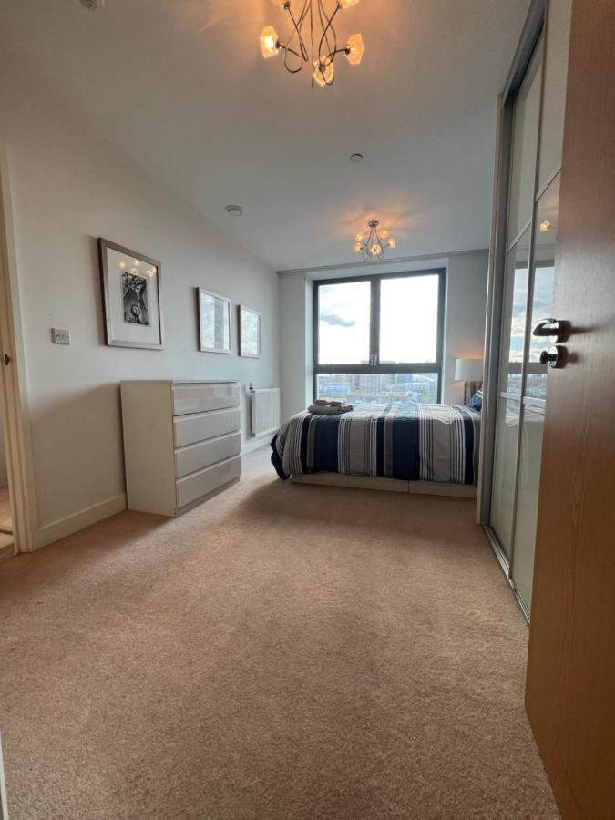 Apartamento Cityscape Serenity: 10Th Floor Oasis Near City Airport, Excel & 02 Londres Exterior foto